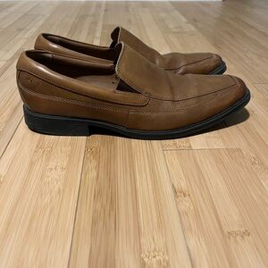 Clarks Men's Tan Leather Slip-On Loafers